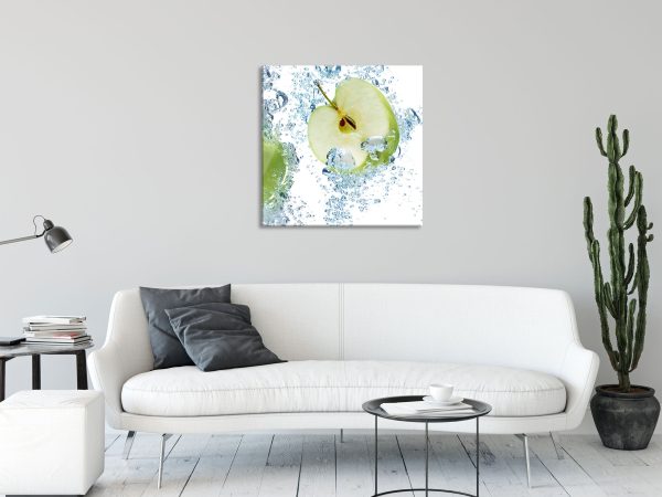Frische Apfelscheiben im Wasser, Glasbild Quadratisch Angebot – Bild 2